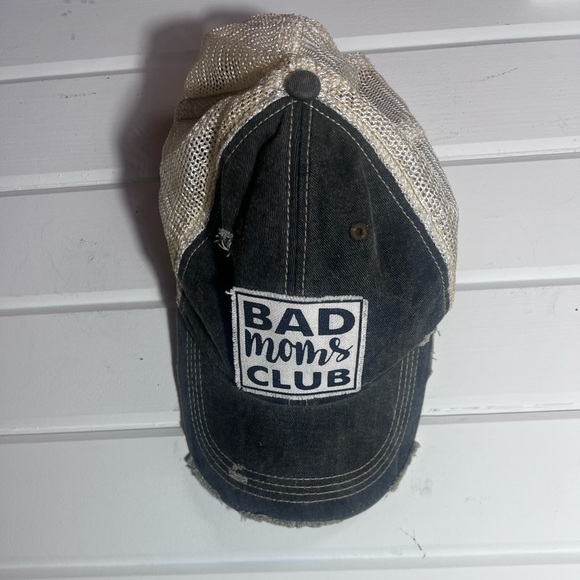 Woman’s hat - Picture 6 of 6